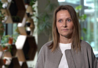 Przeciętny Polak spędza w sieci ponad trzy godziny dziennie. Tylko 11 proc. podejmuje próby ograniczenia tego czasu